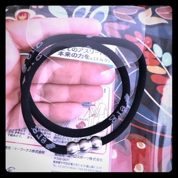 ERG Sports necklace for athletes gives edge Japan - Picture 4 of 7